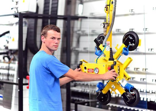 Glaserlehrling dringend gesucht ! Glaserlehrling dringend gesucht !